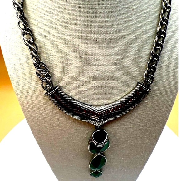 Vintage Silver-Tone Chain Necklace With Chevron Pendant And Green Acrylic Gemsto - Picture 2 of 11